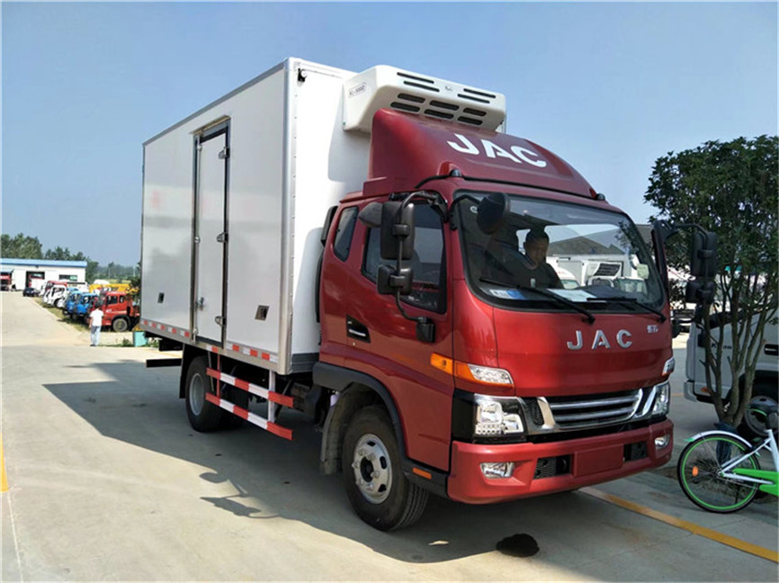 江淮駿鈴V5排半 3.7米冷藏車