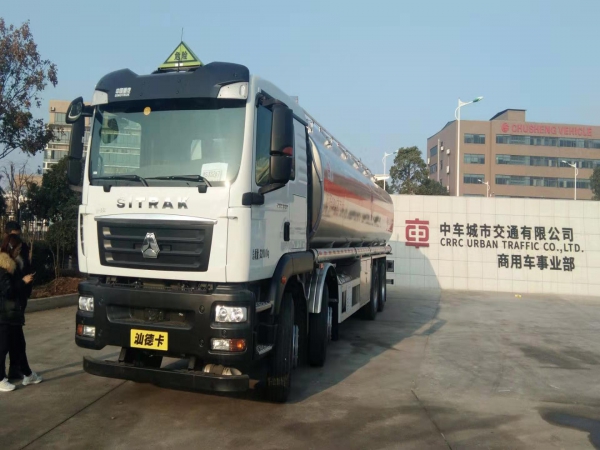 重汽汕德卡30.4方鋁合金運油車